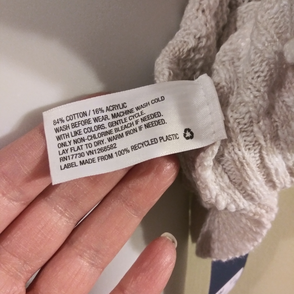 3/$15 NWT Oshkosh Baby Girl Knitted Cape - Picture 7 of 7